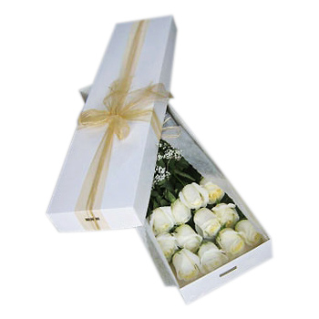 12 White Roses in Box - Get Well Soon
