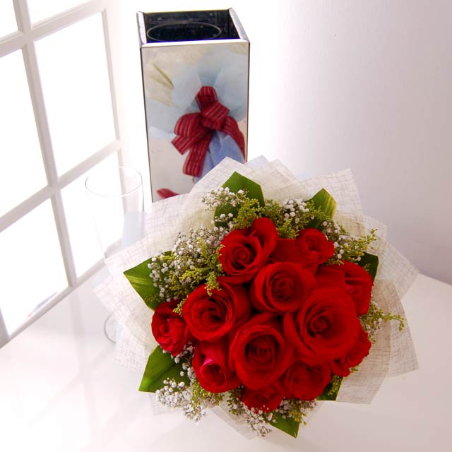 Red-dezvous Romance - Hand Bouquets