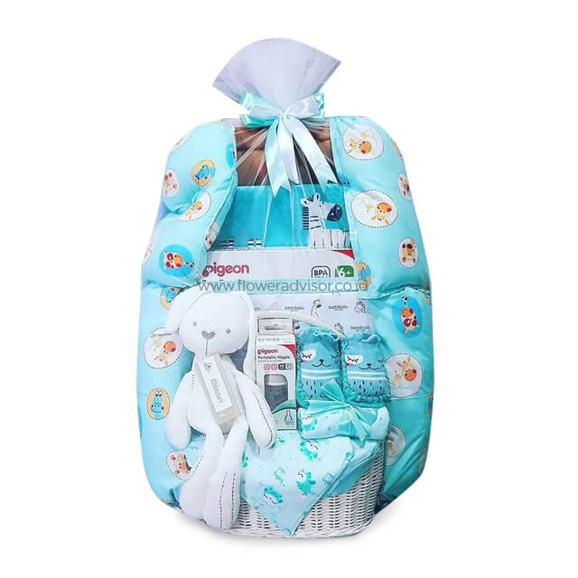 Classic Large Bedcover Hamper Boy - Baby Gifts