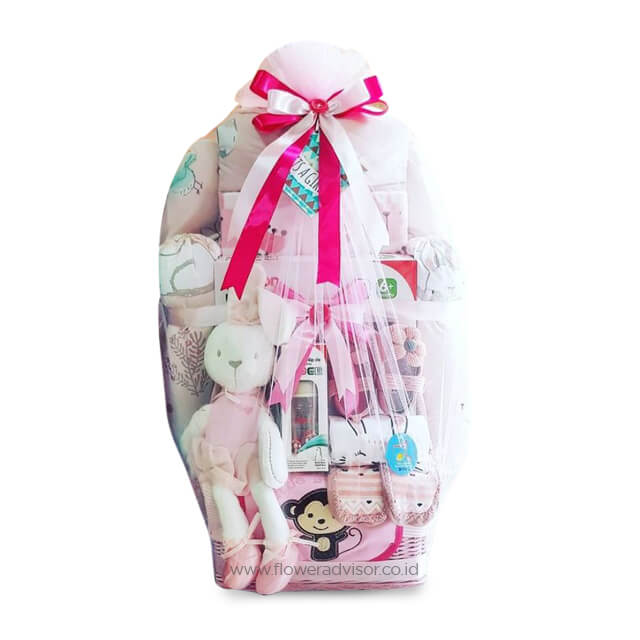 Classic Large Bedcover Hamper Girl - Baby Gifts