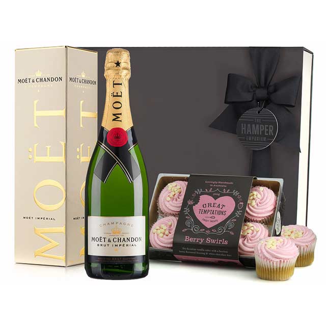 Cupcakes & Champagne Hamper - Valentine's Day
