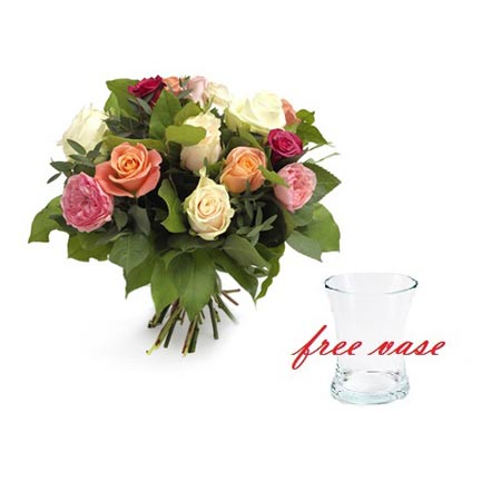 Roses Delight Medium Bouquet in Vase