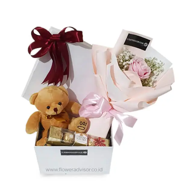 Special Pink Rose Bouquet with Teddy Bear - Wonderland Bundle