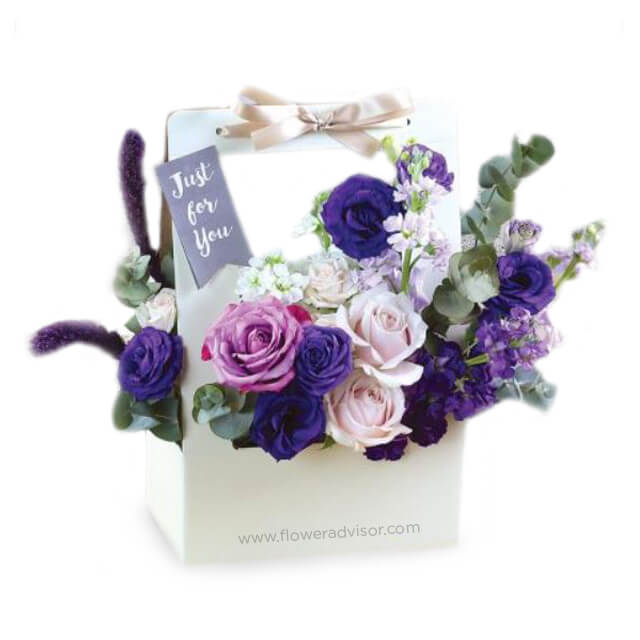 Lovely Flower Arrangement - Bloom Box Rose To Go - Birthday